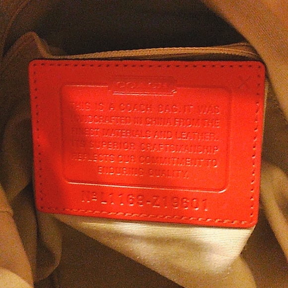 RARE 2011 COACH Soho Bright Red Pleated Convertible Patent Hobo Crossbody Hobo - Picture 14 of 16